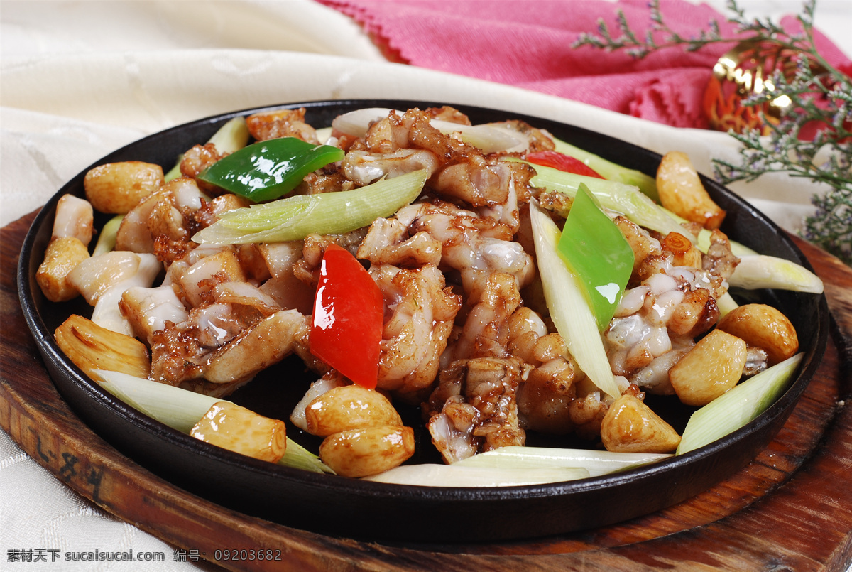 铁板牛蛙 美食 传统美食 餐饮美食 高清菜谱用图