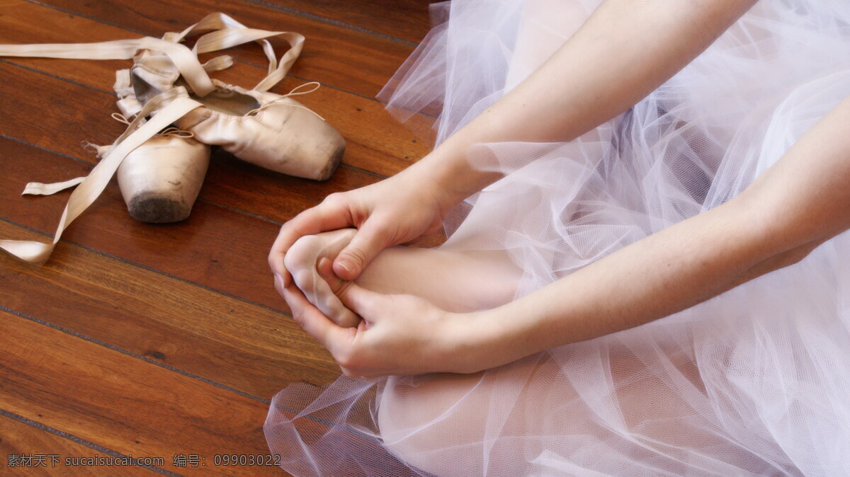 休息 芭蕾 美女 芭蕾舞鞋 舞蹈 纤手玉足 文化艺术 人物摄影 舞蹈音乐