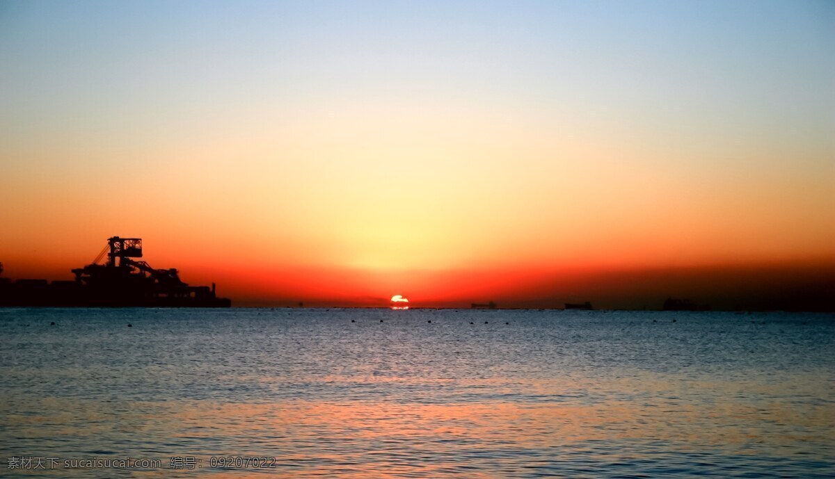 海上日出 日出 大海 港口 海平面 朝霞 自然景观 自然风景