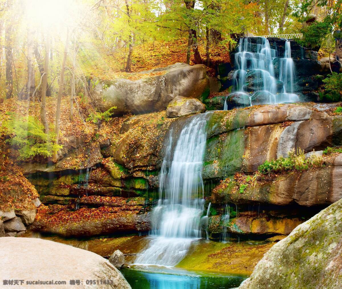 秋天的瀑布 自然 山水 风景 瀑布 阳光 秋季 黄色的叶子 落叶 唯美 山水风景 自然景观