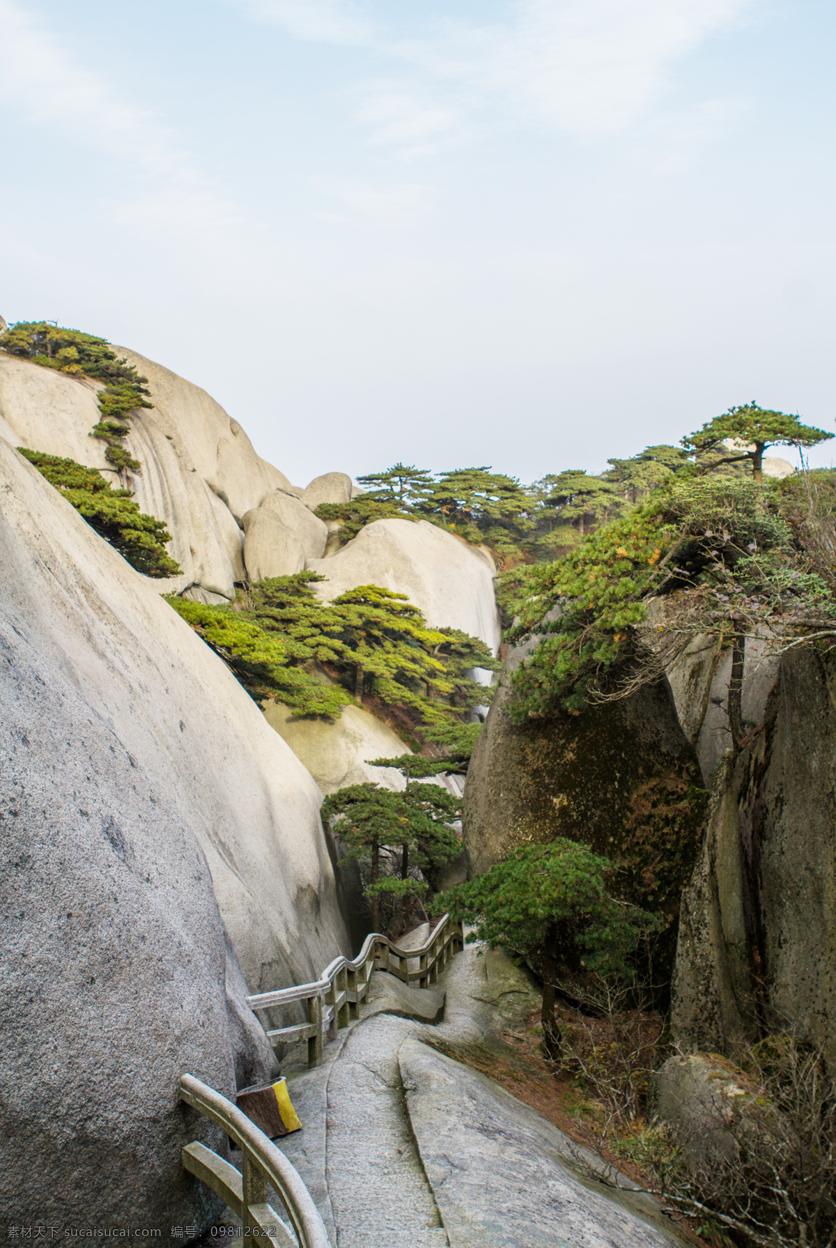 天柱山 世界 地质 公园 安徽 世界地质公园 蓝天白云 山峦 树 旅游摄影 国内旅游 灰色