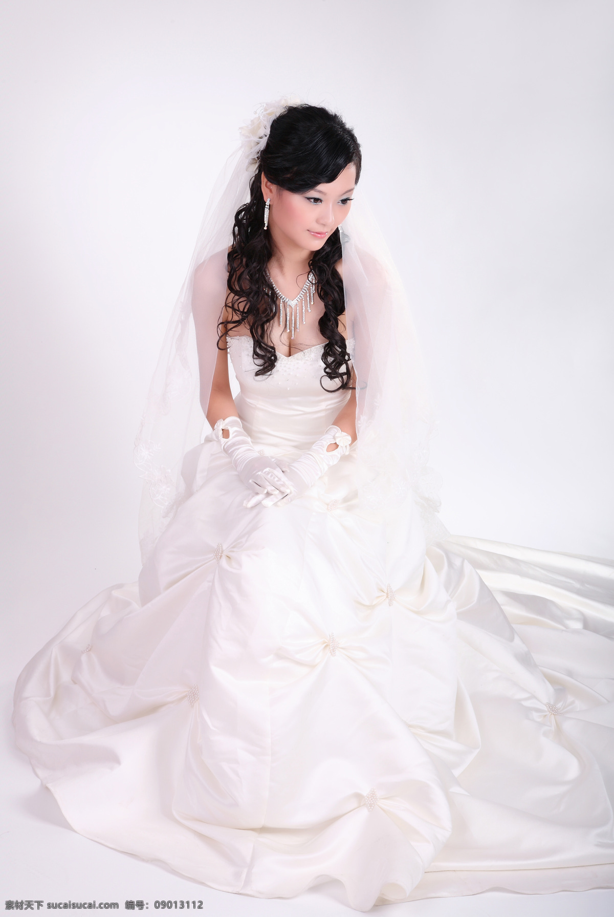 婚纱照 个性 写真 白纱 婚纱摄影照片 人物图片 年轻人 中国人 婚纱照片 青年女 幸福 甜蜜 结婚照片 新娘 美女 人物图库 人物摄影 婚纱摄影 摄影图库