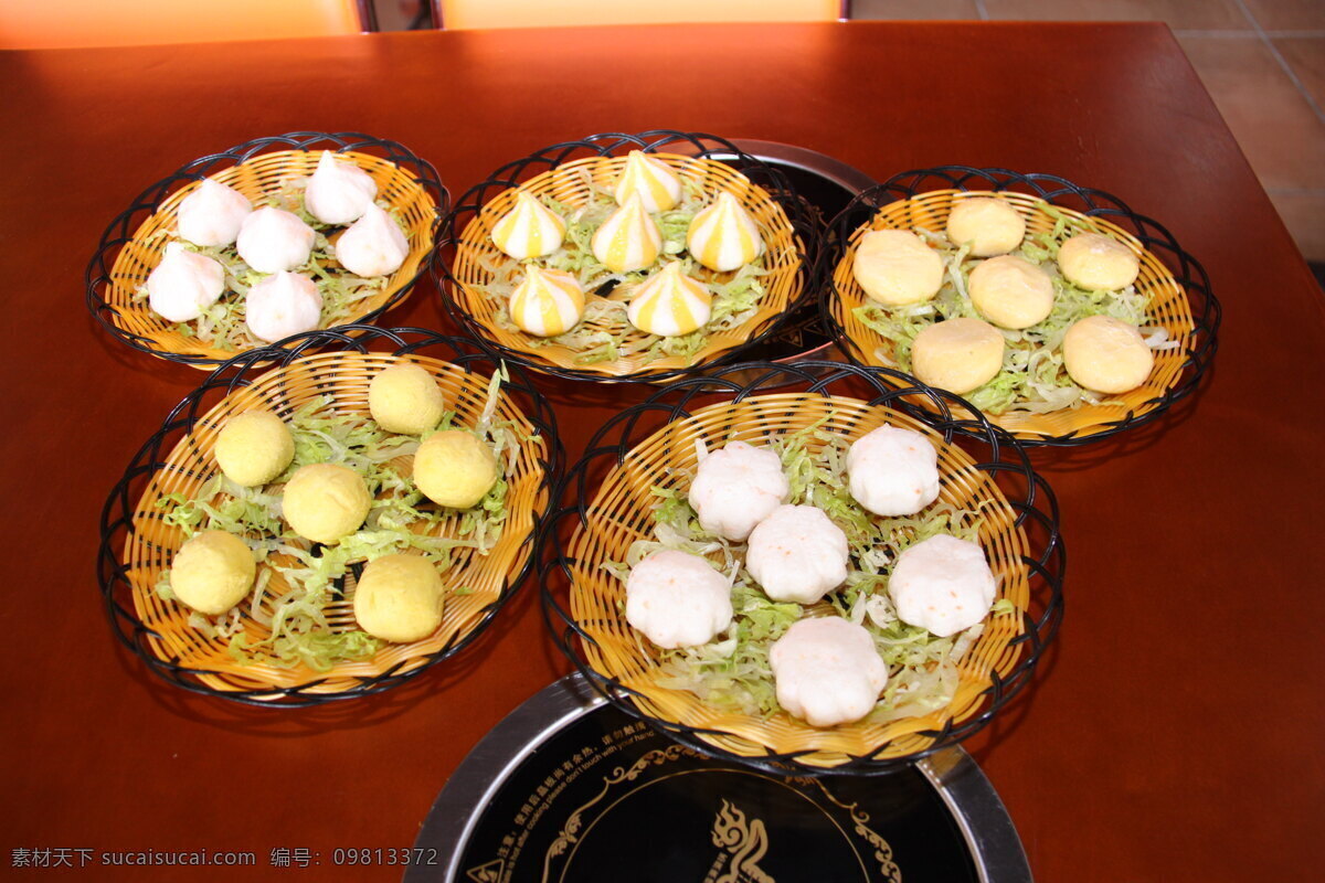 菜谱 菜谱图片 餐饮美食 传统美食 好吃 台湾 进口 小 丸子 火锅小食 菜谱素材图片 psd源文件 餐饮素材