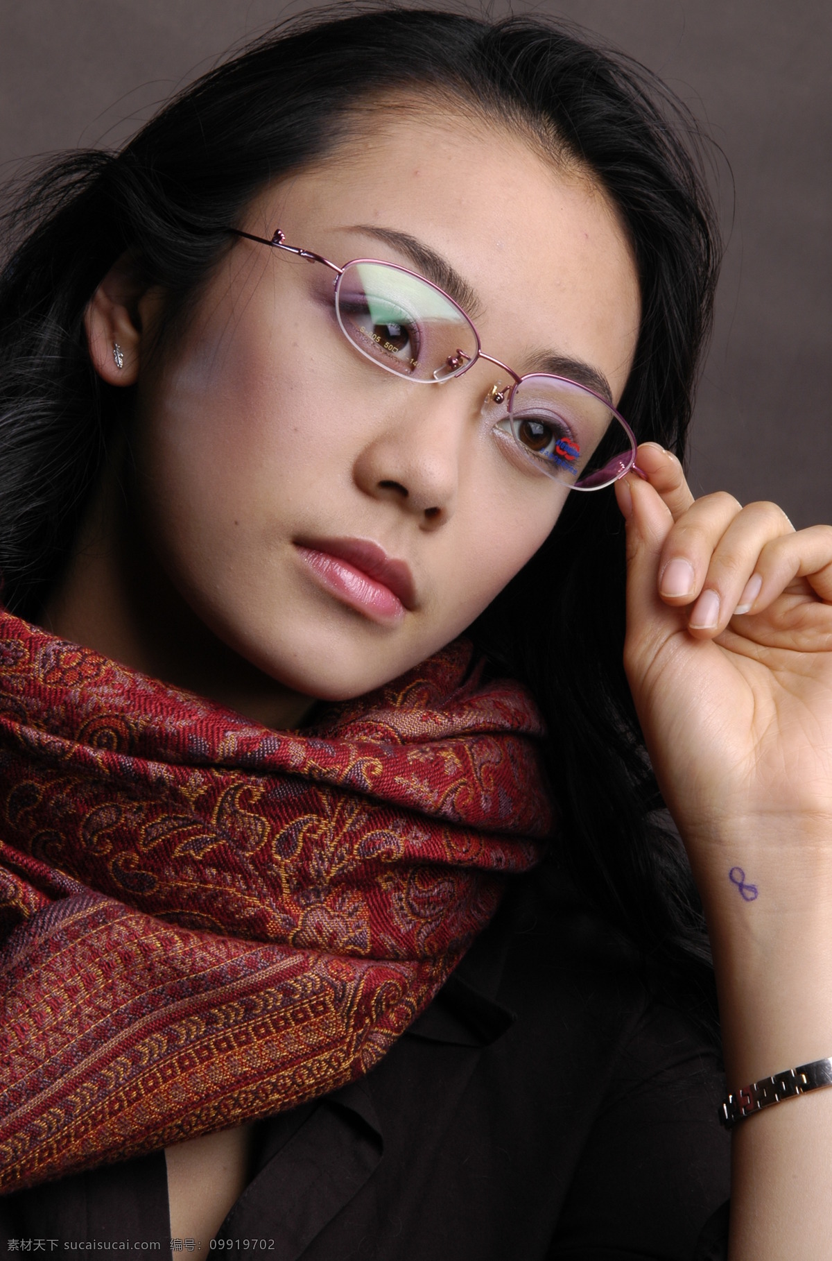 眼镜模特 框架眼镜 半框眼镜 模特 淑女眼镜 日本眼镜 日本品牌 佐藤樱花眼镜 女性女人 人物图库