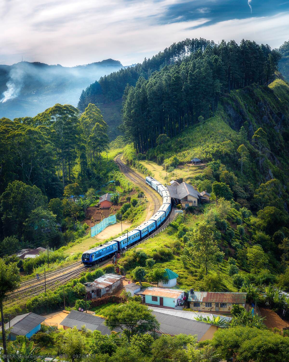 户外风景图片 风景 绚丽 云彩 蓝天 火车 海报 背景 旅游摄影 人文景观