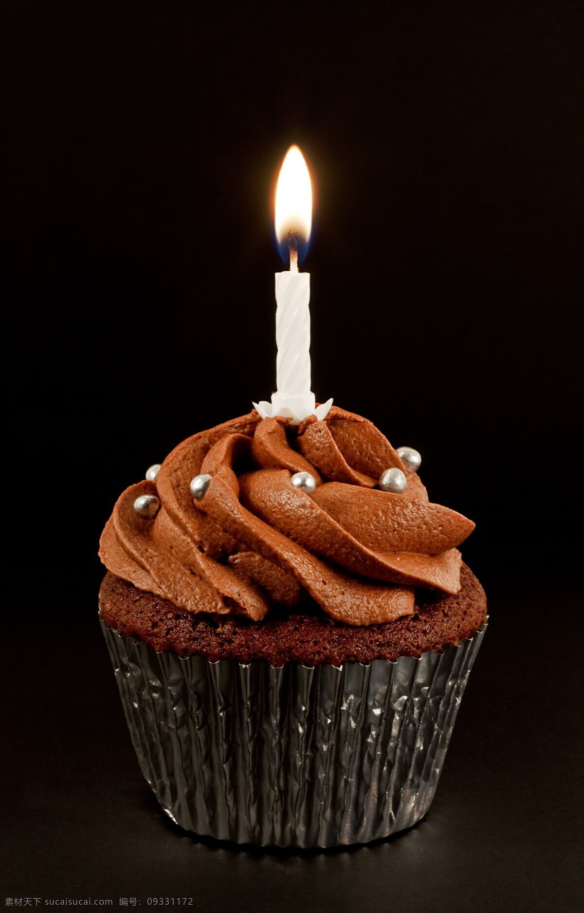 咖啡 蛋糕 糕点 奶油蛋糕 生日蛋糕 花朵 彩色蛋糕 盘子 蜡烛 生日蛋糕图片 餐饮美食
