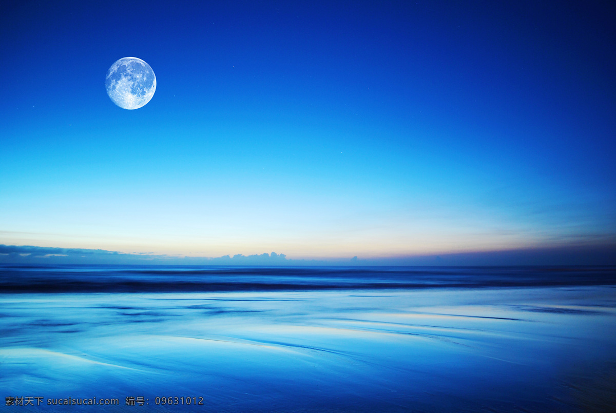 大海 海滩 蓝色 蓝天背景 湛蓝清晨 海面海洋 天空 海天 沙滩桌面 月亮 早晨日出 平静宁静风景 自然景观 自然风光