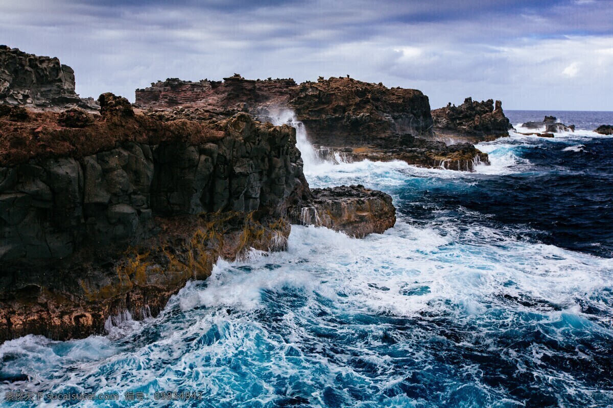 浪花 大浪 海浪 沙滩 蓝天白云 自然景观 自然风景