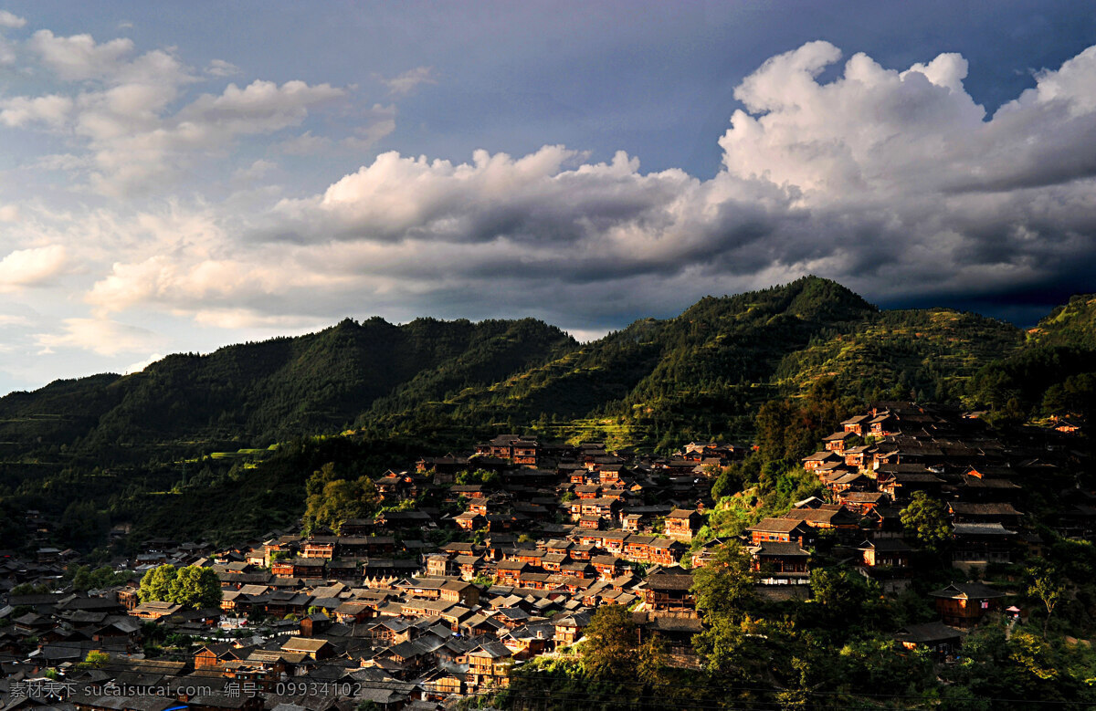 唯美 风景 风光 旅行 人文 贵州 千户苗寨 苗寨 苗族建筑 西江千户苗寨 苗族风情寨子 旅游摄影 国内旅游