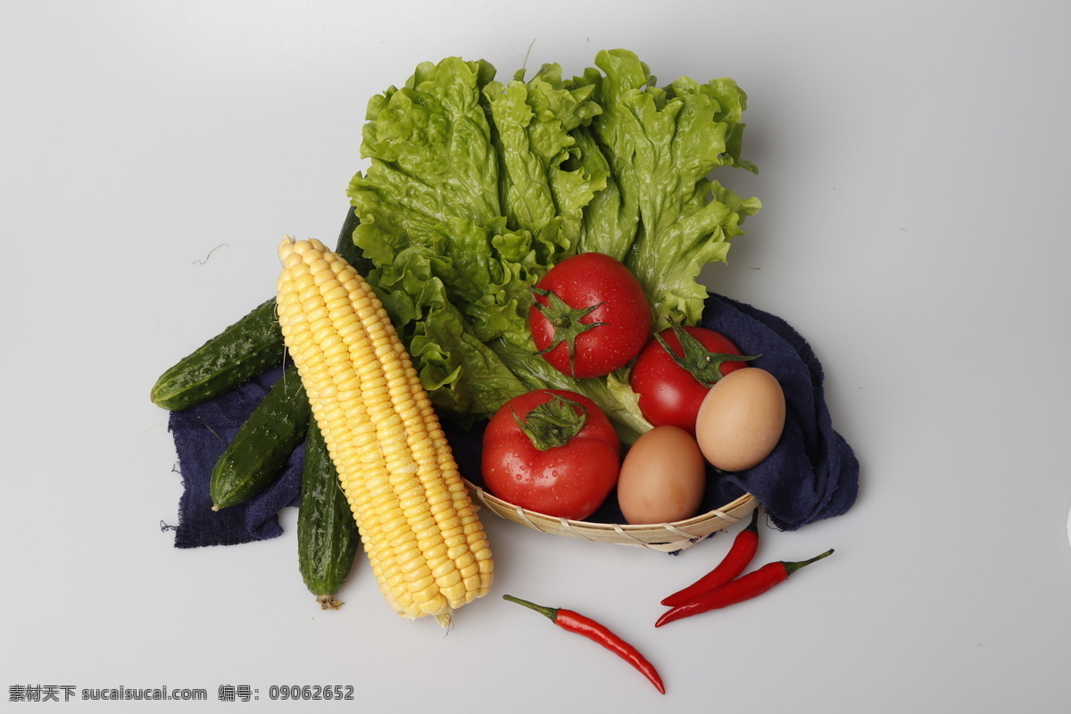 蔬菜 篮子 白底 元素 实拍 图 新鲜的 生菜 实物俯拍 食物 场景 绿色 食材