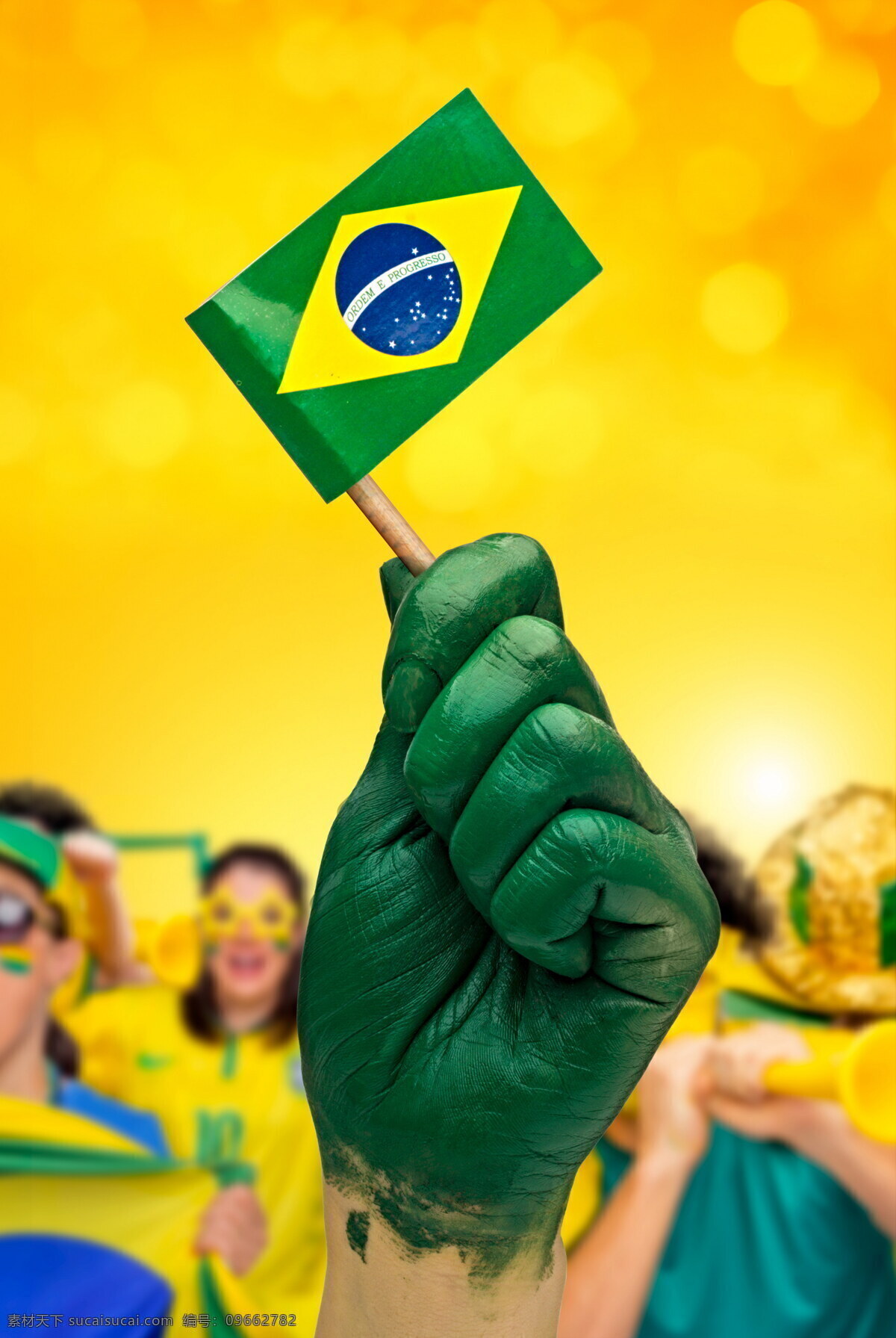 绿色 手中 世界杯 旗帜 手 巴西 球迷 体育运动 生活百科