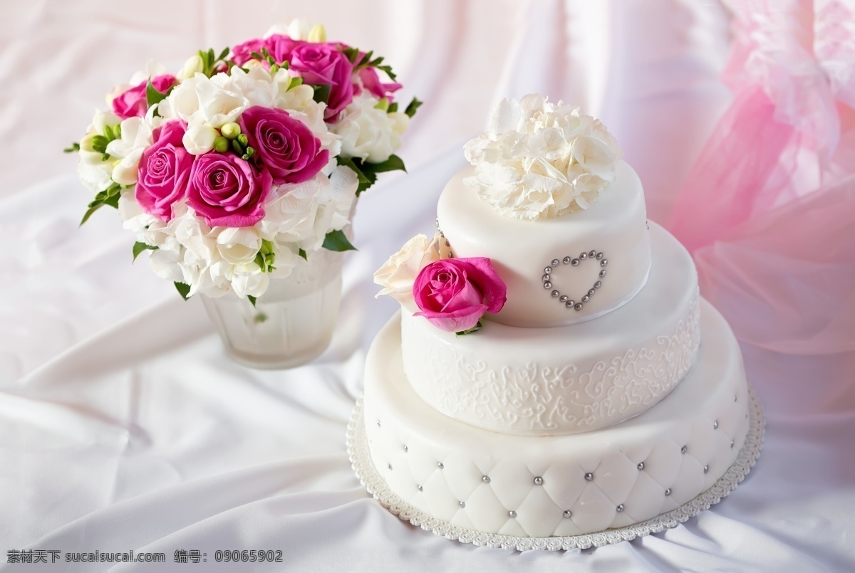 婚礼 蛋糕 鲜花 婚礼蛋糕 结婚蛋糕 花朵 温馨 玫瑰花 婚礼图片 生活百科