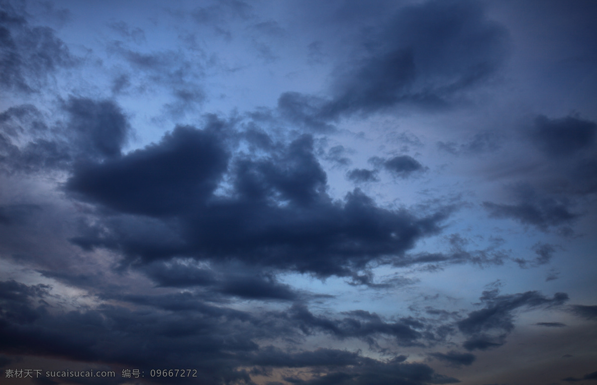 乌云密布 下雨天 天气不好 自然景观 自然风景 变幻莫测 风云 户外 遮天蔽日 黑云 乌云