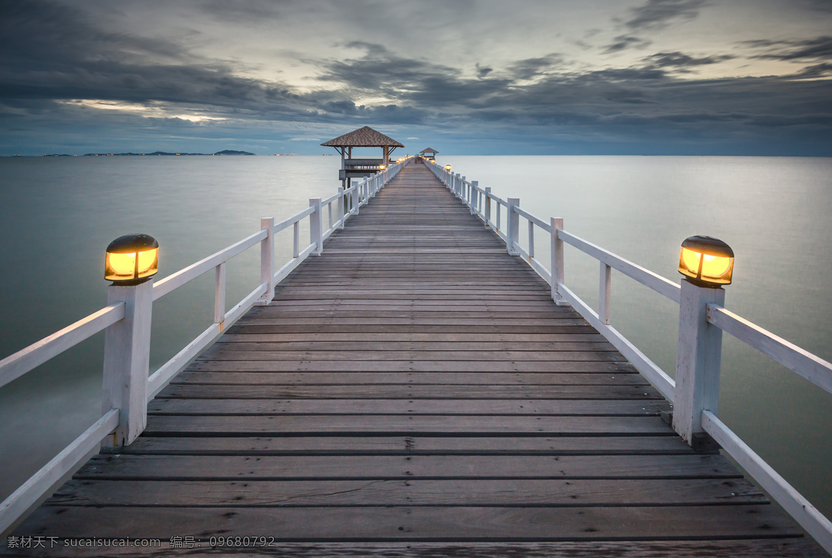 秦皇岛海边 唯美 风景 风光 旅行 自然 秦皇岛 大海 海 海边 海景 夕阳 平静的海面 落日 日落 黄昏 傍晚 栈道 旅游摄影 国内旅游