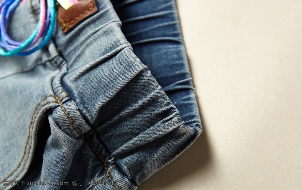 女装休闲 运动松紧牛仔 模特图 服装 服饰 平面模特 展示下载 浅蓝深蓝 牛仔运动裤 松紧牛仔裤 局部细节 女模特 韩版 弹力裤特写 性感 布纹 女装 时尚 牛仔广告 美女 休闲裤广告 人物风景 女性女人 清纯可爱 大长腿 人物图库 模特 人物摄影 女装模特 写真 全身大图 非商业 授权