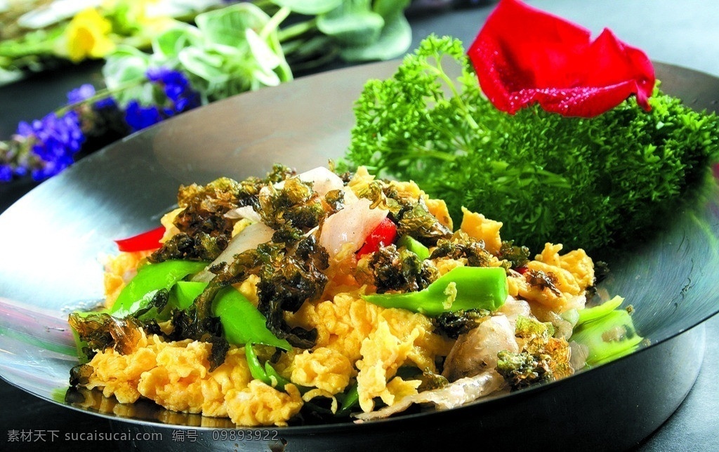 饼子 地皮菜 炒 柴鸡蛋 饼子地皮菜 炒柴鸡蛋 地皮 炒鸡蛋 热菜 传统美食 餐饮美食