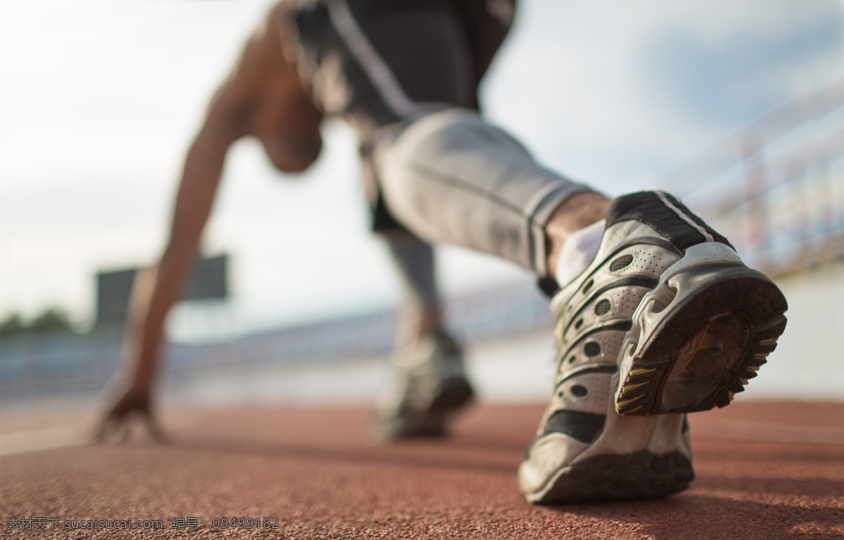 起跑线 上 运动员 跑步 跑鞋 赛跑 体育运动 体育项目 生活百科