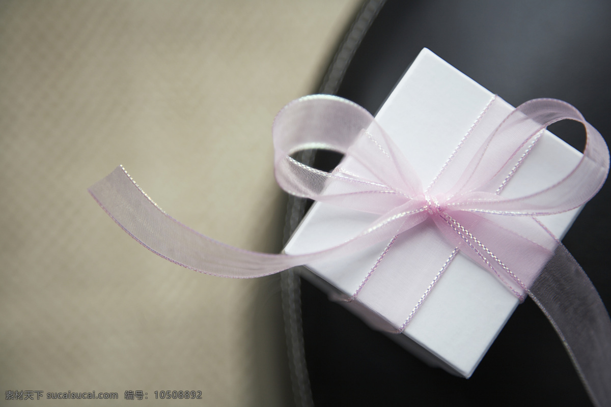 礼物 特写 生活物品 礼品 礼盒 丝带 蝴蝶结 高档 休闲 品味 摄影图 高清图片 生活用品 生活百科