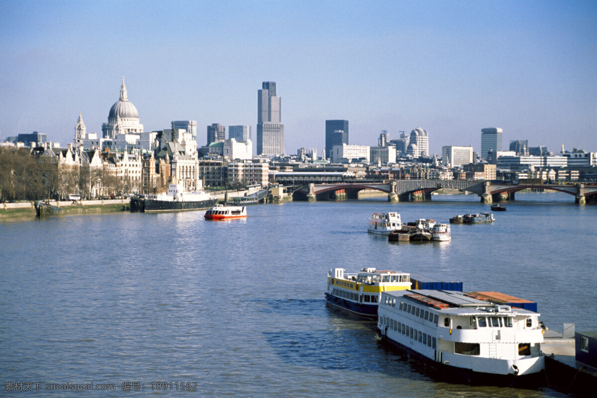 码头风景 城市 城市建筑 城市标识 英国 伦敦 现代城市 码头 运河 轮船 运输 城市风光 环境家居 黑色