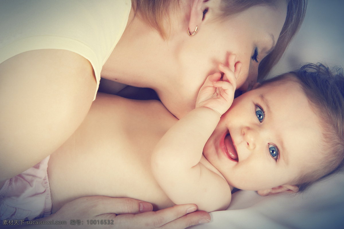 亲吻 母子 婴儿 女人 生活人物 人物图片
