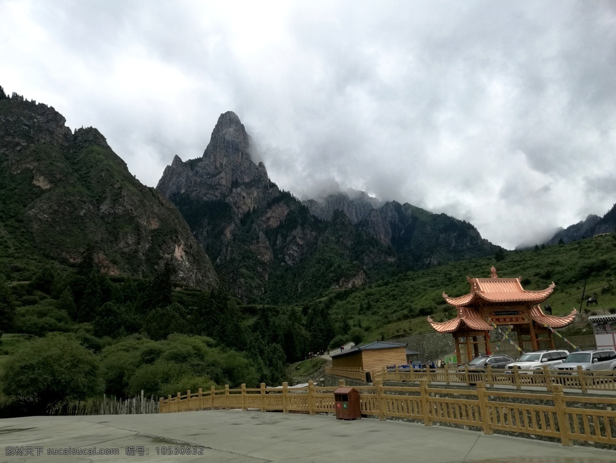 扎 尕 景区 入口 甘肃旅游 甘南旅游 扎尕那旅游 藏寨 山峦 山峰 山谷 山坳 栅栏 牌楼 各地风光 旅游摄影 国内旅游