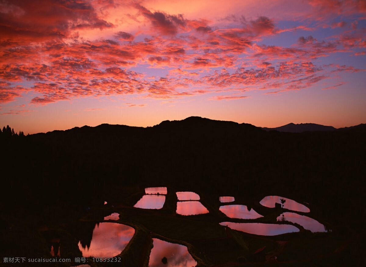 自然美景 自然景观 自然 景观 风景 景象 蓝天绿草 翠绿的山 美景 山谷 松树 林子 树林 自然风景 拍摄 小溪 河水 江湖 蓝天 白云 岩石 木板 青山 碧水 青山碧水 美景美物 景观景物 海上落日 西北落日风景 海边落日 海岸落日 夕阳晚霞 海上落日余晖 山水风景