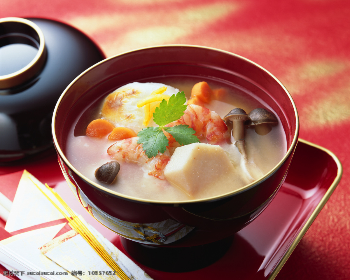 营养鲜汤 汤水 煲汤 盅 汤 香菇 蘑菇 盘子 虾仁 叶子 绿叶 日式汤 日式 日韩饮食 餐饮美食