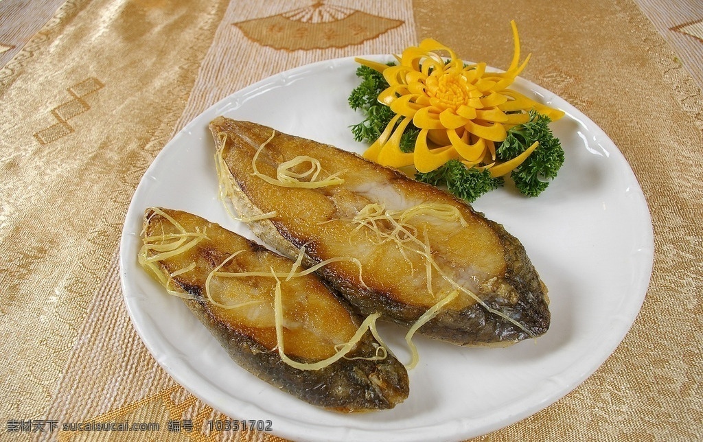 香煎马友鱼 马友鱼 盘子 姜丝 青菜 装饰品 拍摄图片素材 餐饮美食 传统美食