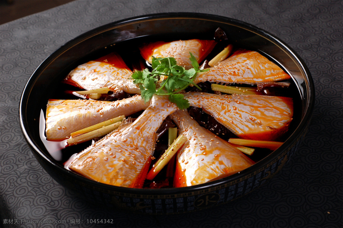 精品耗儿鱼 美食 传统美食 餐饮美食 高清菜谱用图