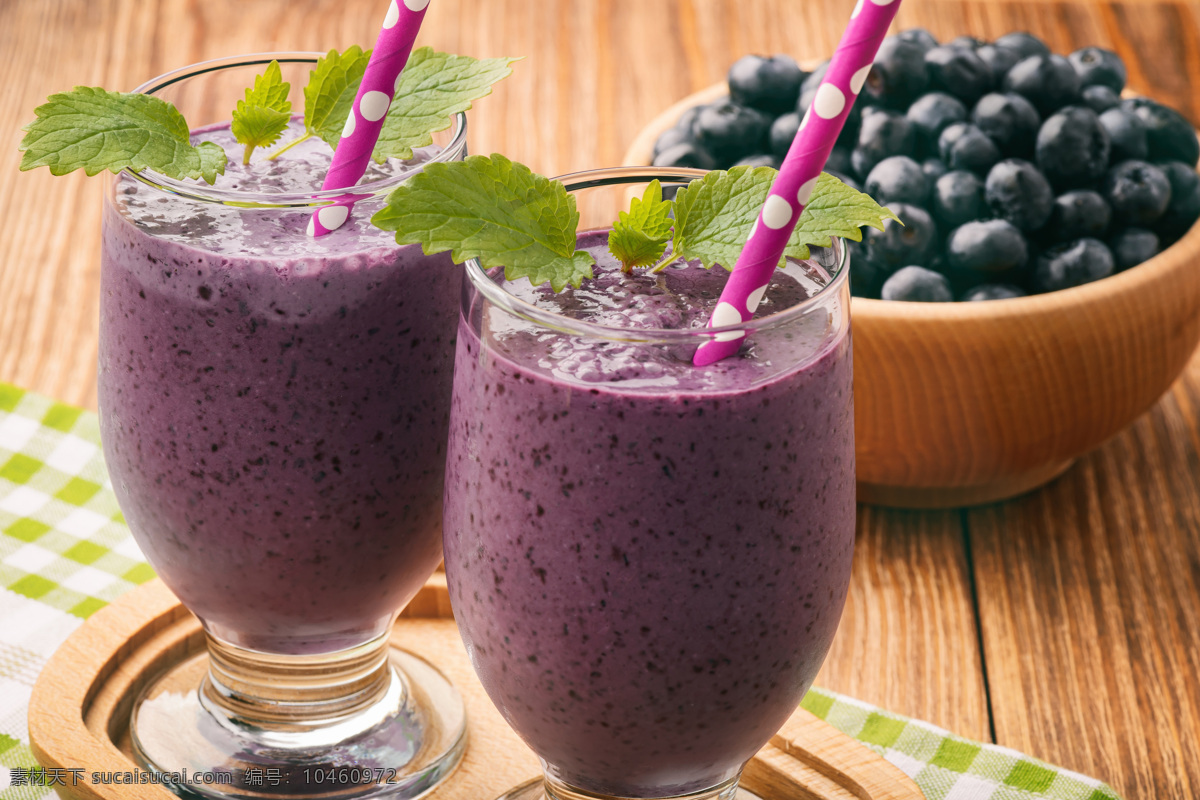 蓝莓汁 蓝莓 蓝莓果汁 水果饮料 果汁 酒杯 高清图片 餐饮美食 饮料酒水