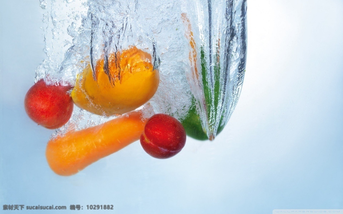 洗水果 水果 食品 有机水果 新鲜水果 水果海报 水果展架 水果素材 水果创意 水果摄影图 水果广告 水果蔬菜 夏天 清凉 餐饮美食 食物原料