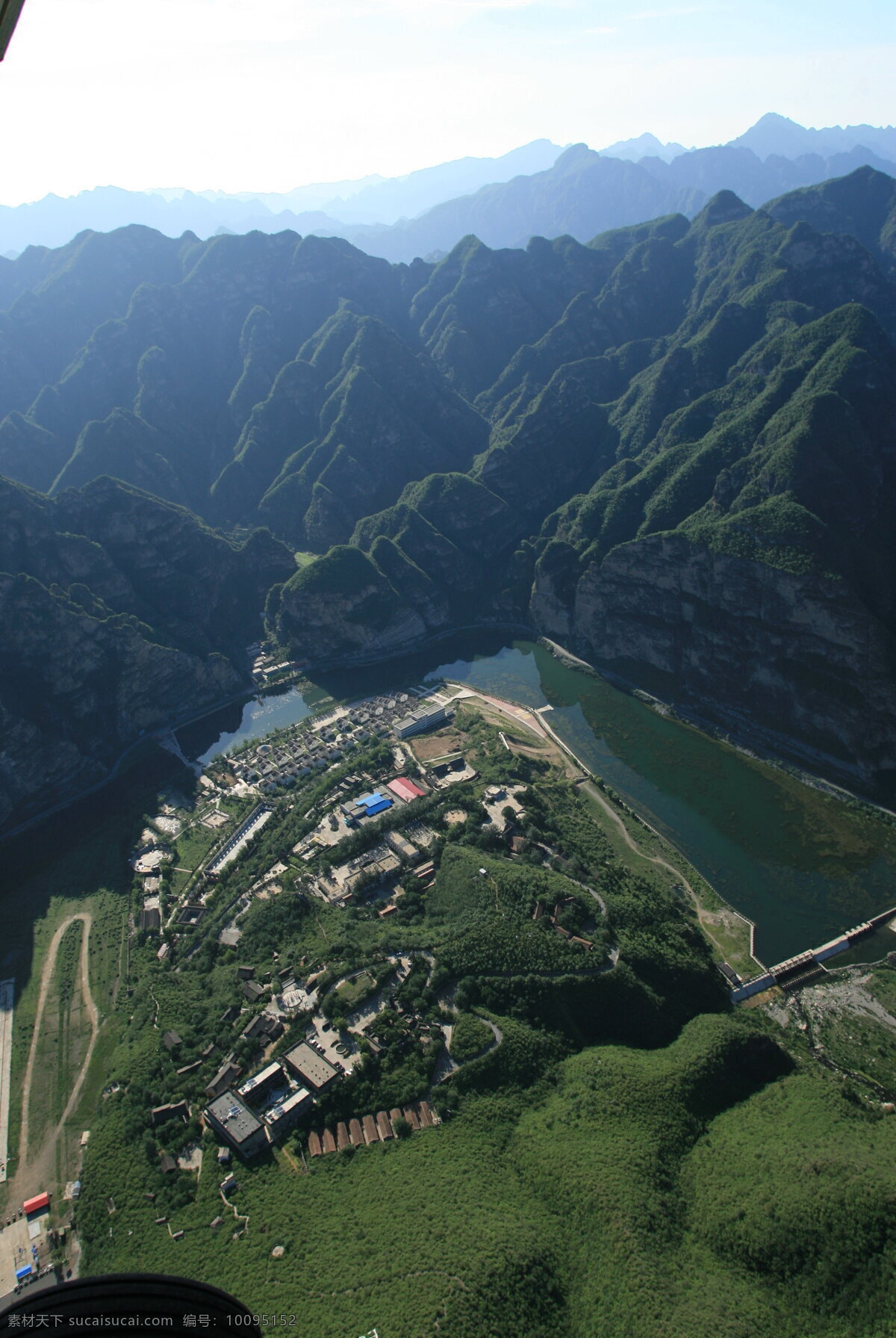 航拍 山水鸟瞰 小镇 河流 山脉 国内旅游 旅游摄影