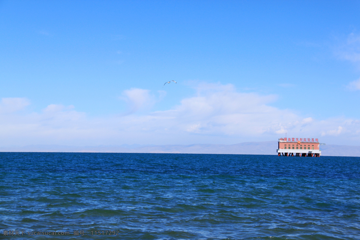 美丽青海湖 湖边 湖水 石头 景观 蓝天 蔚蓝 天空 青海 西宁 青海湖 高原明珠 青藏高原 沙滩 鱼雷发射基地 试验基地 军事基地 中国旅游 景点 自然风景 旅游摄影