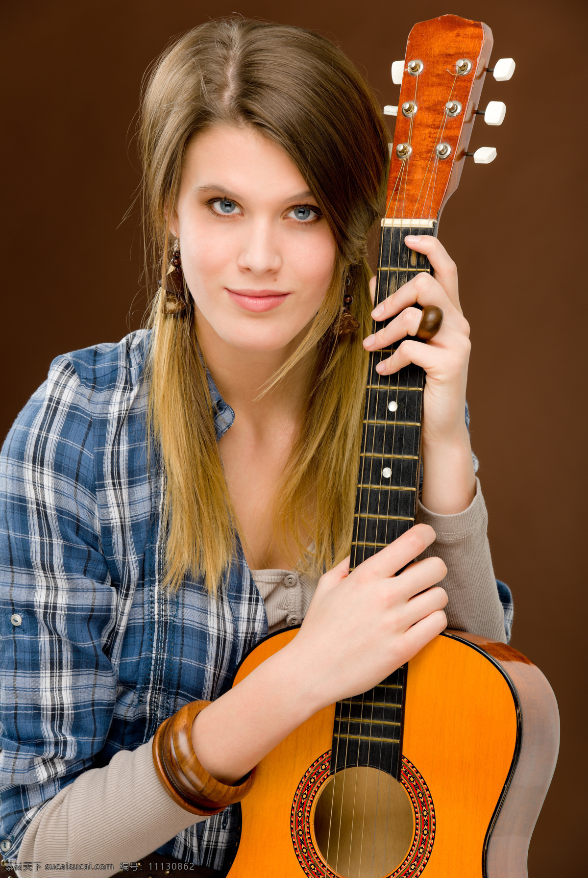 手 吉它 美女图片 外国女性 女人 美女 音乐 乐器 人物图片