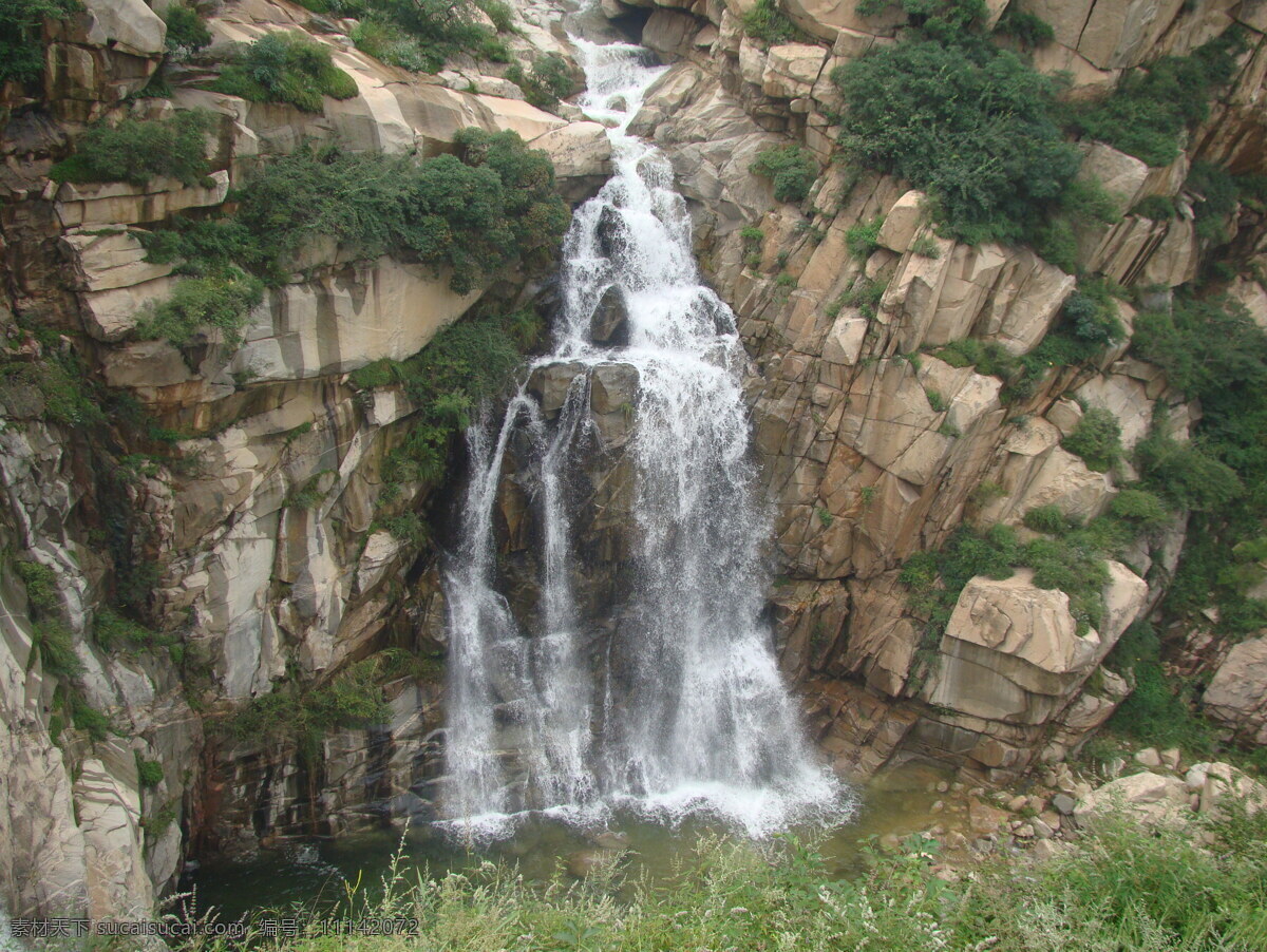 瀑布 背景 风景 高山流水 国内旅游 旅游摄影 墙纸 泰山瀑布 桌面 家居装饰素材 壁纸墙画壁纸