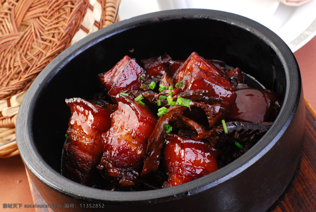 安吉 笋干 焖 黑 毛 猪肉 安吉笋 黑毛猪肉 干锅 传统美食 餐饮美食