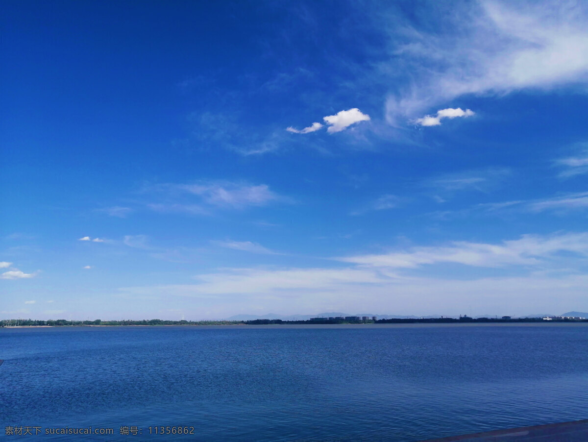 蓝天白云 蓝天 白云 海水 湖 云 天 大自然 风景 蓝色 白色