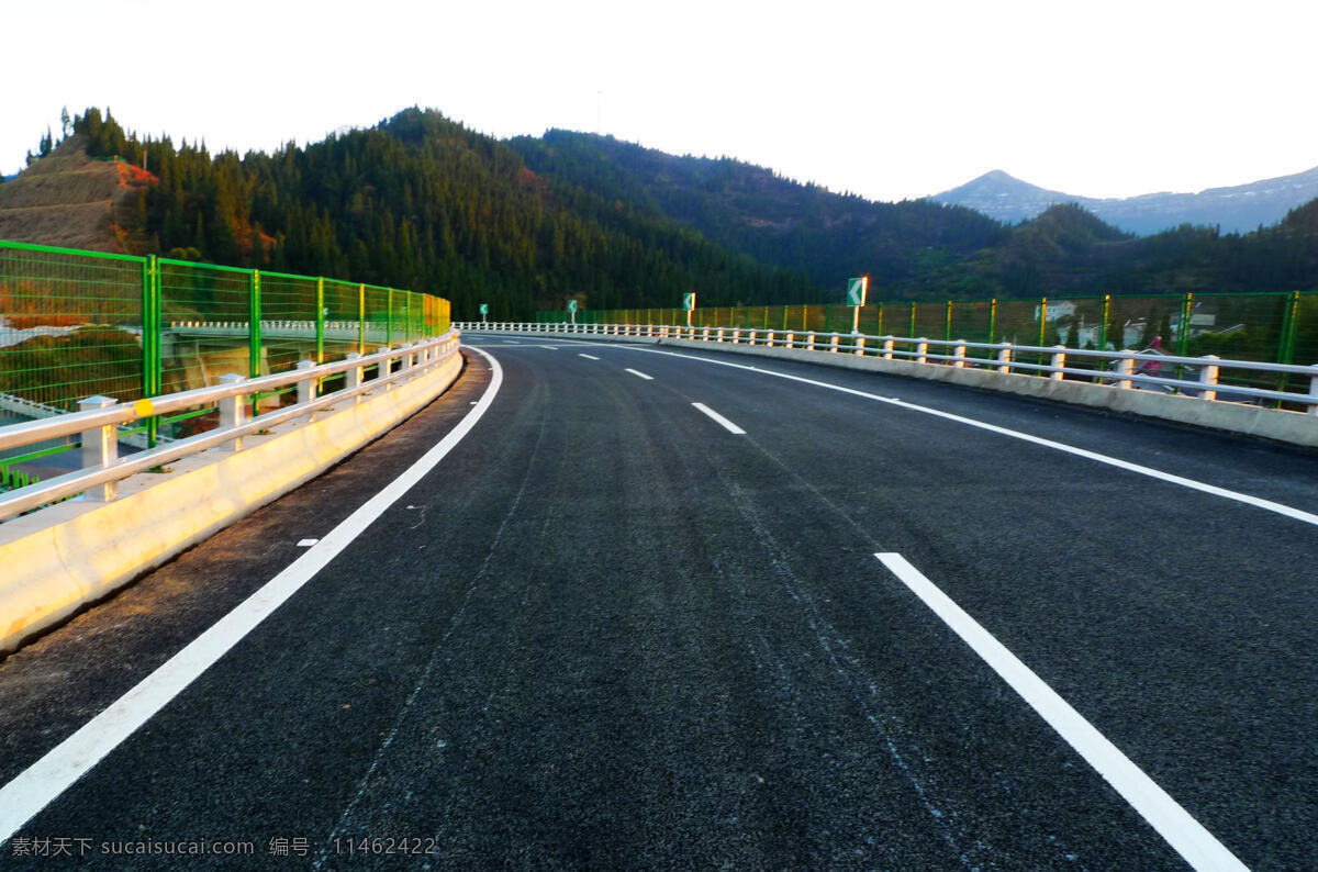 高速公路 三峡 翻 坝 公路景观 公路 护栏 路面 绿化 现代交通 交通工具 现代科技