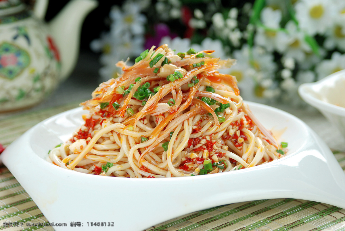 鸡丝凉面 美食 传统美食 餐饮美食 高清菜谱用图