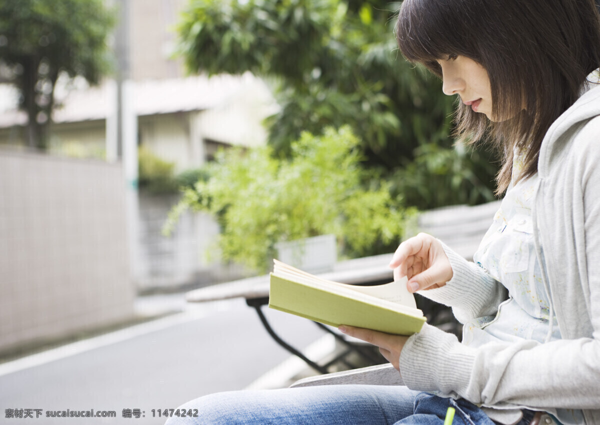 看书 学习 时尚 美女图片 女性 青年 女生 时尚美女 大学生 摄影图 高清图片 人物图片