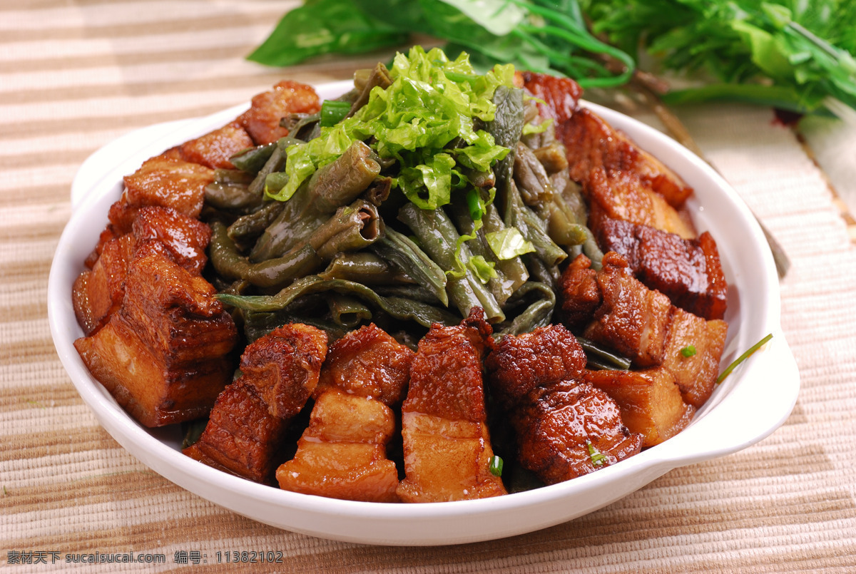 红烧肉 炖 干 豆角 炖干豆角 热菜 炒菜 东北菜 传统美食 餐饮美食