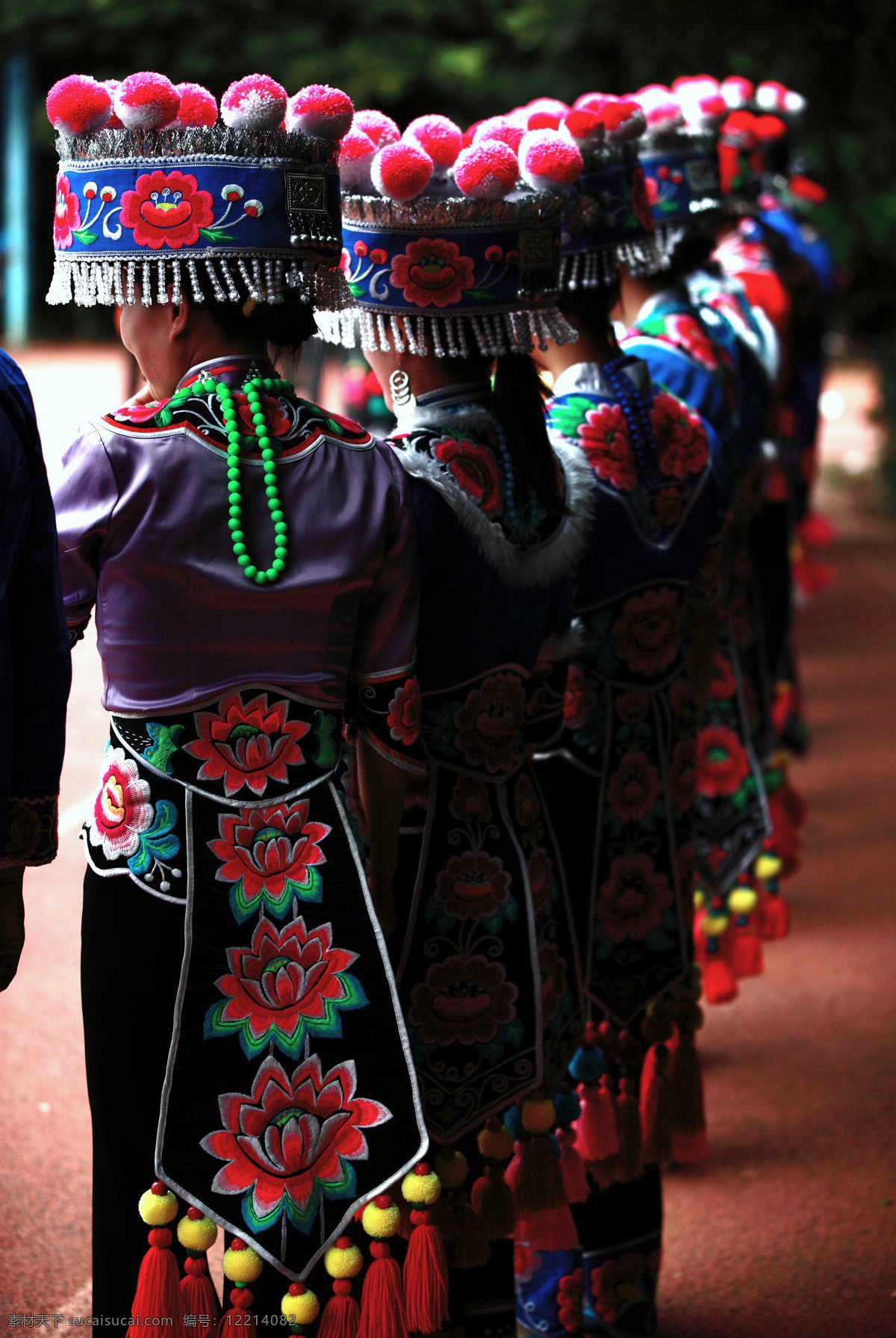 婚庆 丽江 旅游摄影 民俗 民族服饰 庆典 人文 人文景观 云南昆明 香格里拉 德钦 少数民族 彝族 少男少女 舞蹈 psd源文件