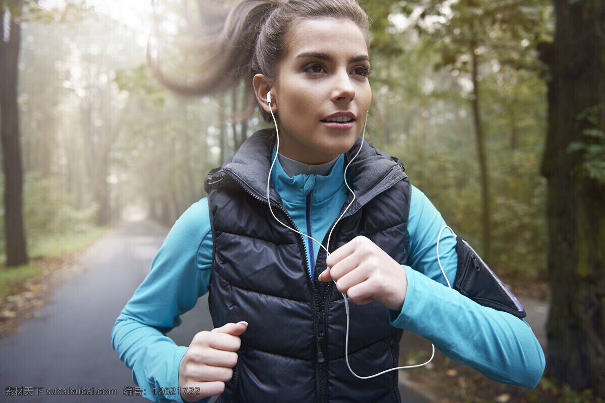 戴 耳机 跑步 美女图片 健身 运动 美女 运动员 其他类别 生活百科