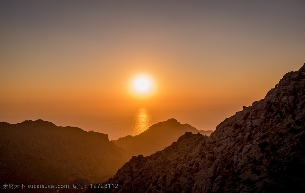 山巅落日 太阳 夕阳 落日 山 自然景观 自然风景