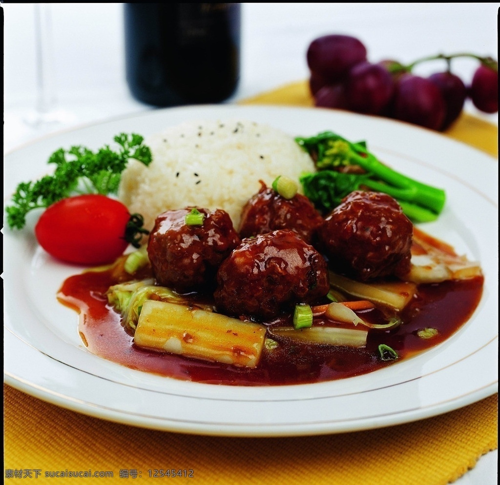 红烧狮子头饭 盖浇饭 狮子头 肉丸 米饭 菜单图片 菜谱 传统美食 餐饮美食