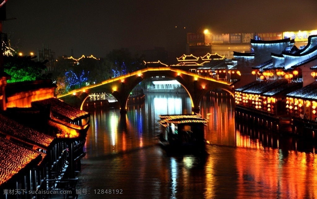 乌镇夜景 江南 水乡 古镇 小河 河流 河岸 拱桥 石桥 小船 游船 屋檐 灯火 夜色 夜景 倒影 树木 古建筑 古迹 乡村旅游 园林建筑 建筑园林