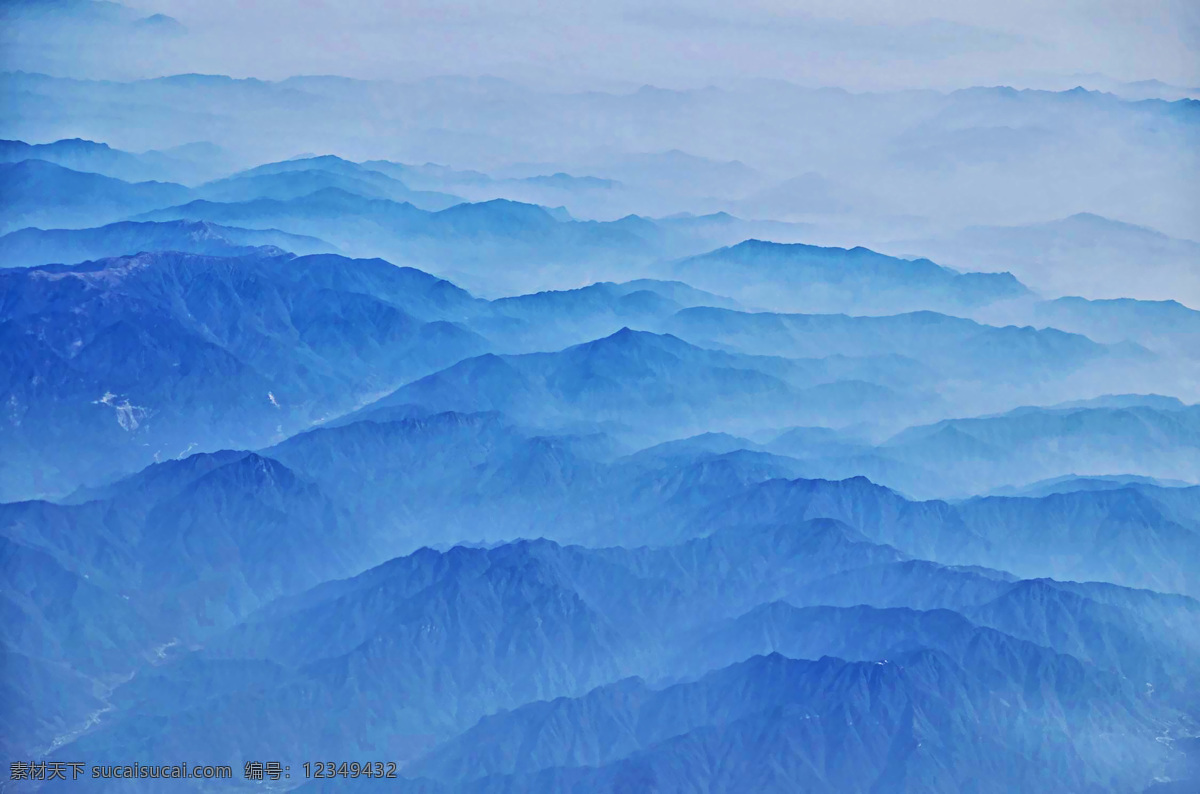 山峦 山 远山 云雾 山顶 山雾 层峦叠嶂 自然风景 自然景观 山水风景