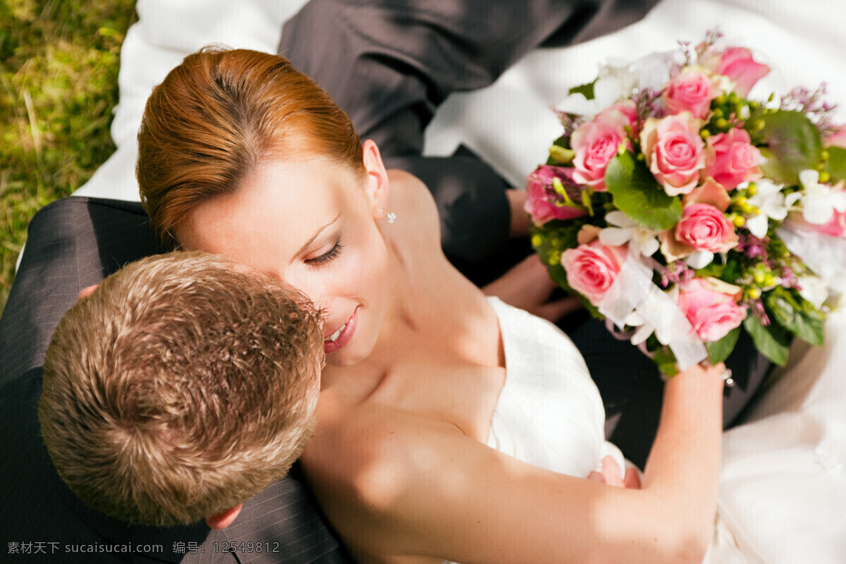 婚礼图片素材 婚礼 结婚 新郎 新娘 鲜花 花朵 婚礼图片 生活百科