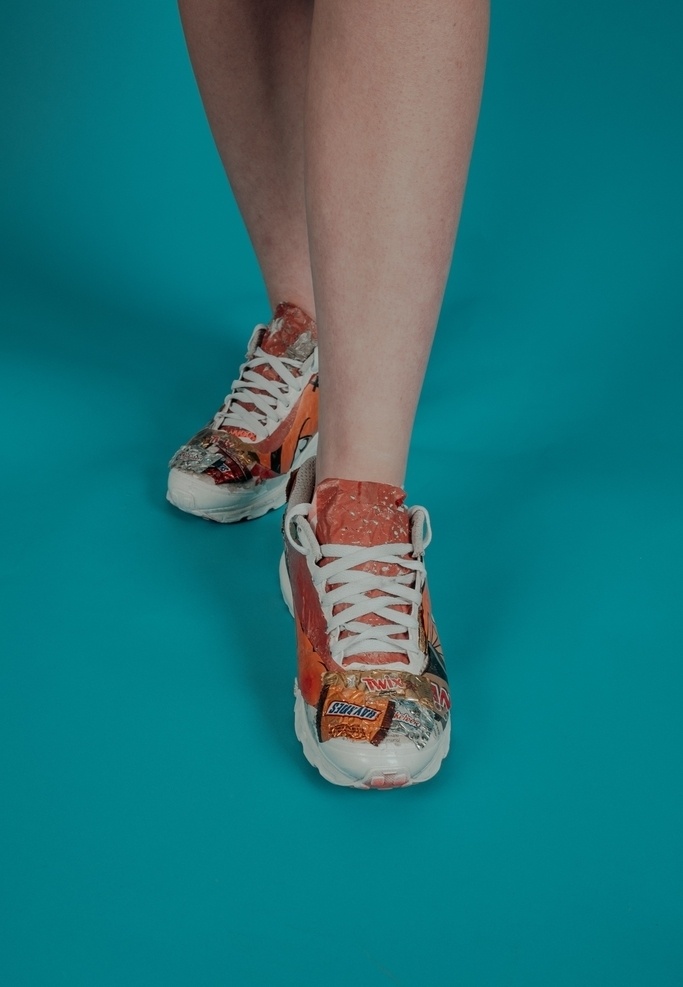 运动鞋展示 运动鞋 鞋子 运动 脚 脚步 花纹鞋子 生活百科 生活素材