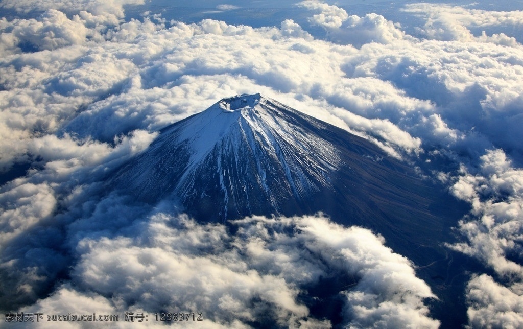 鸟瞰 富士山 山顶 火山口 终年积雪 白云 云海 高空 俯摄 壮观景色 日本国 最高山脉 著名旅游景点 自然风景 旅游摄影